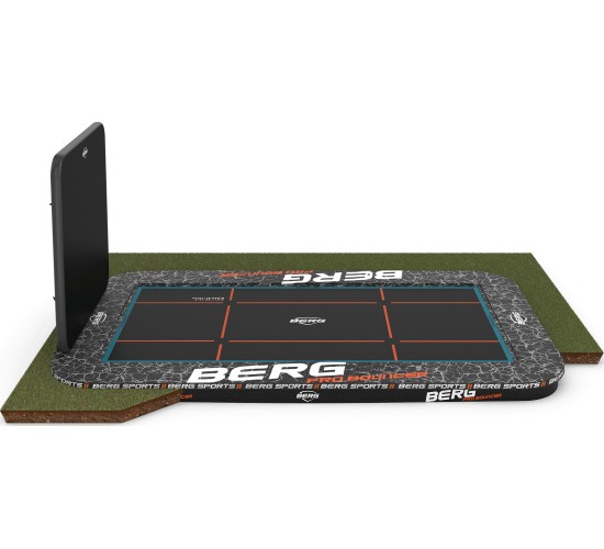 BERG SPORTS Ultim Pro Bouncer FlatGround 500 + AeroWall